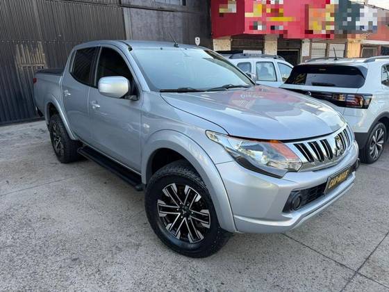 MITSUBISHI L200 TRITON 2.4 16V TURBO DIESEL SPORT GLS CD 4P 4X4 AUTOMÁTICO MITSUBISHI L200 TRITON 2.4 16V TURBO DIESEL SPORT GLS CD 4P 4X4 AUTOMÁTICO